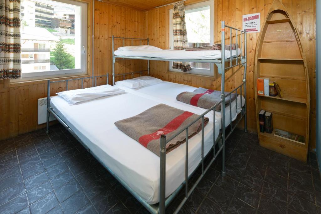 The Matterhorn Hostel Zermatt Ruang foto
